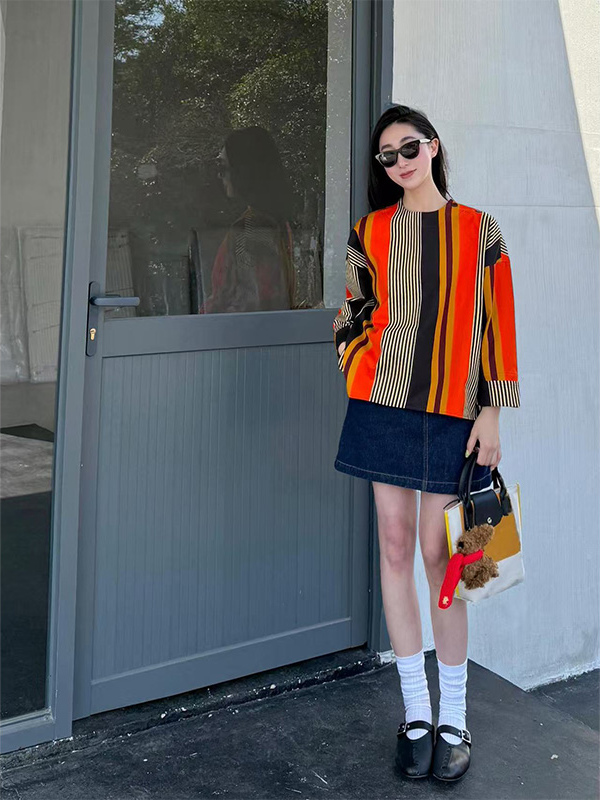 Chic Color-Blocked Vertical Stripe Shirt for Women - Trendy High-End Lazy Top, Perfect for Casual 90s Inspired Style Chic Color-Blocked Vertical Stripe Shirt for Women - Trendy High-End Lazy Top, Perfect for Casual 90s Inspired Style