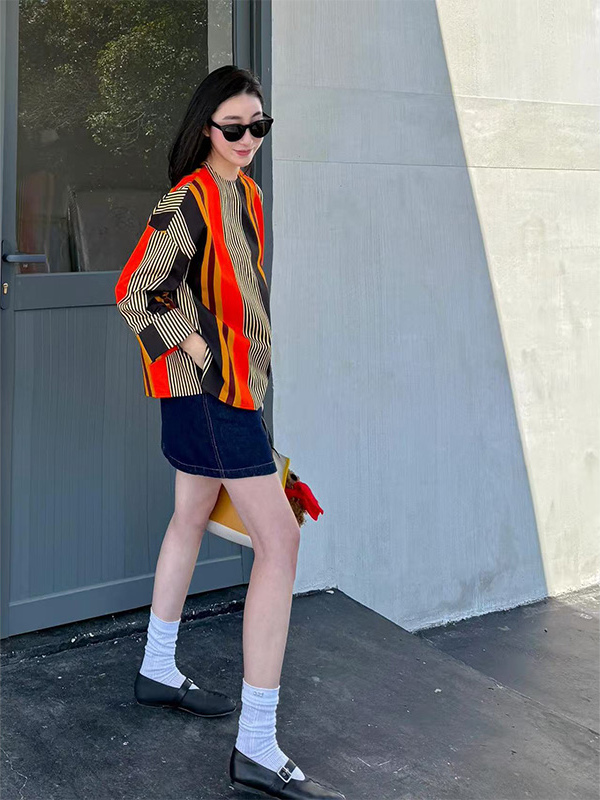 Chic Color-Blocked Vertical Stripe Shirt for Women - Trendy High-End Lazy Top, Perfect for Casual 90s Inspired Style Chic Color-Blocked Vertical Stripe Shirt for Women - Trendy High-End Lazy Top, Perfect for Casual 90s Inspired Style