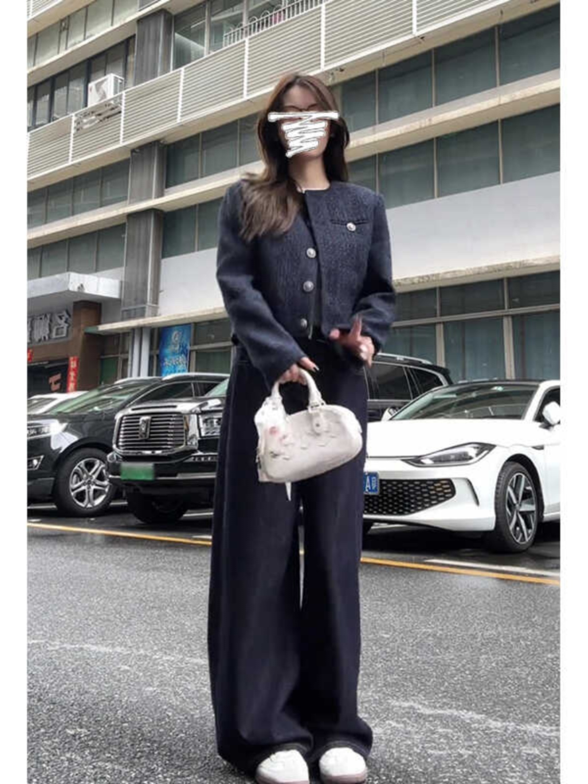 Chic French-Style Women's Round-Neck Short Coat - High-End Fashionable Top for Spring and Autumn, Unique Temperament Design