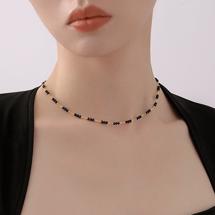 Chic High-End Black Obsidian Collarbone Pendant Necklace - Modern Minimalist Design for Elegant Style