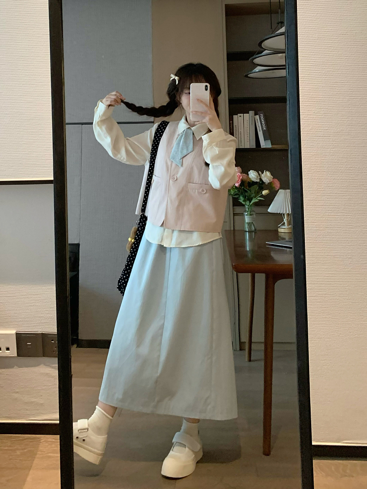 Chic Japanese-Style Layering Slim-Fit White Shirt - Versatile Loose Casual Top for Women, Perfect for Early Spring Fashion