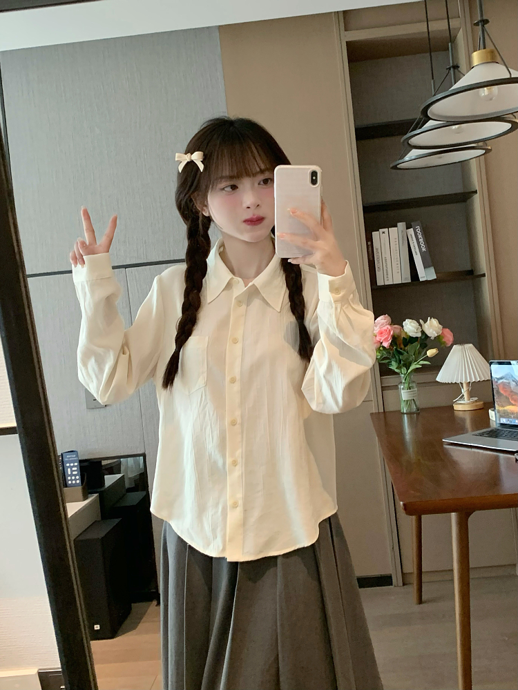 Chic Japanese-Style Layering Slim-Fit White Shirt - Versatile Loose Casual Top for Women, Perfect for Early Spring Fashion Chic Japanese-Style Layering Slim-Fit White Shirt - Versatile Loose Casual Top for Women, Perfect for Early Spring Fashion