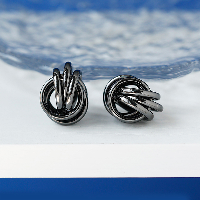 Chic Metal Round Interwoven Earrings - Versatile Fashion Jewelry for Dating, Runway Shows, and Special Occasions Chic Metal Round Interwoven Earrings - Versatile Fashion Jewelry for Dating, Runway Shows, and Special Occasions