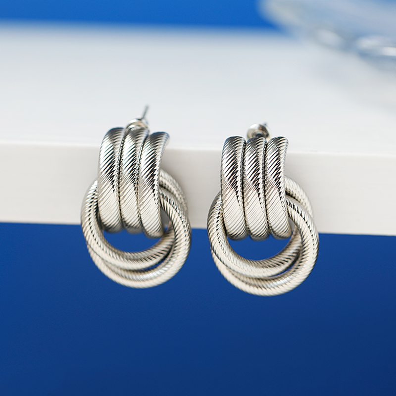 Chic Metal Round Woven Earrings for Women - Versatile European and American Design, Perfect for Birthdays, Gatherings, and Dates Chic Metal Round Woven Earrings for Women - Versatile European and American Design, Perfect for Birthdays, Gatherings, and Dates