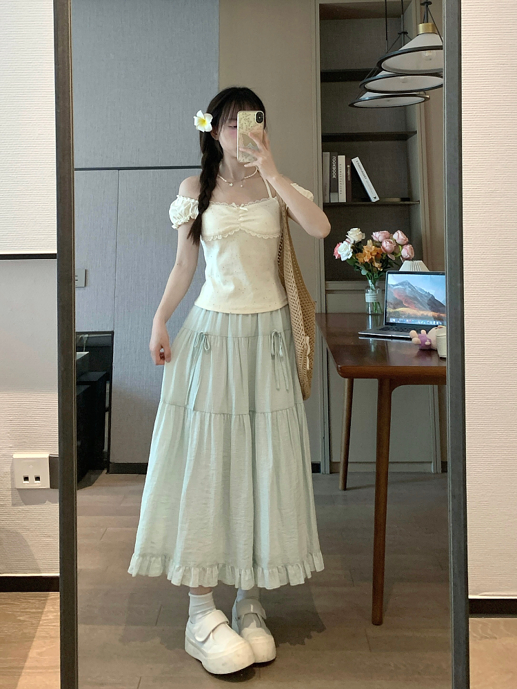 Chic Short Sleeve T-Shirt for Women, Flattering and Slimming Fit, Sweet Summer Style, Trendy Casual Top Chic Short Sleeve T-Shirt for Women, Flattering and Slimming Fit, Sweet Summer Style, Trendy Casual Top