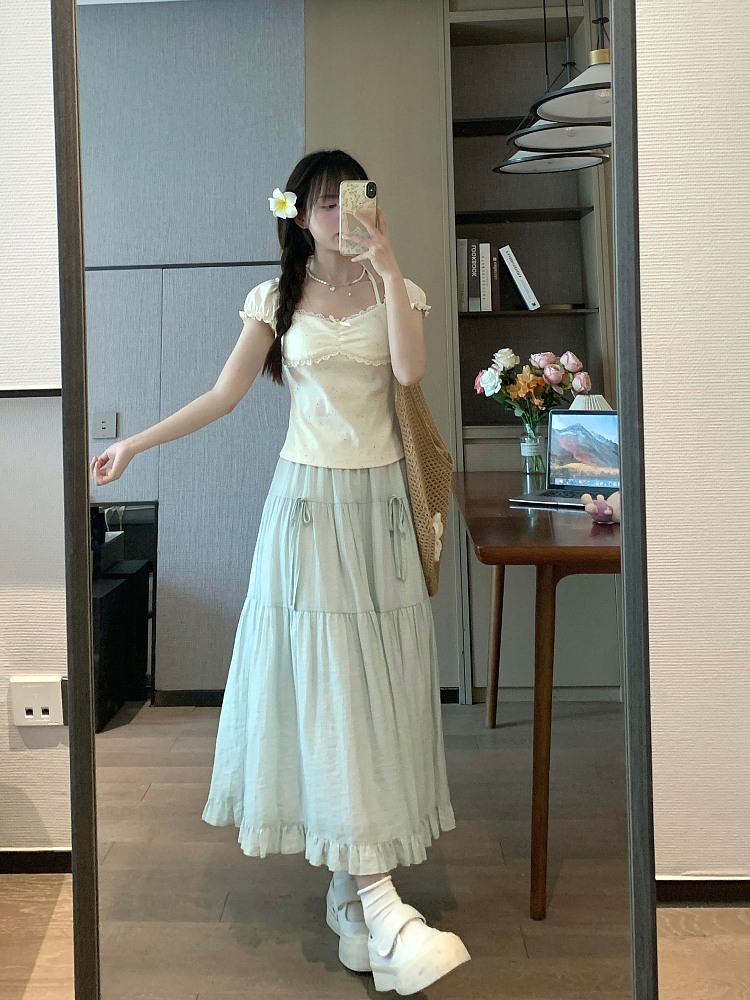 Chic Short Sleeve T-Shirt for Women, Flattering and Slimming Fit, Sweet Summer Style, Trendy Casual Top