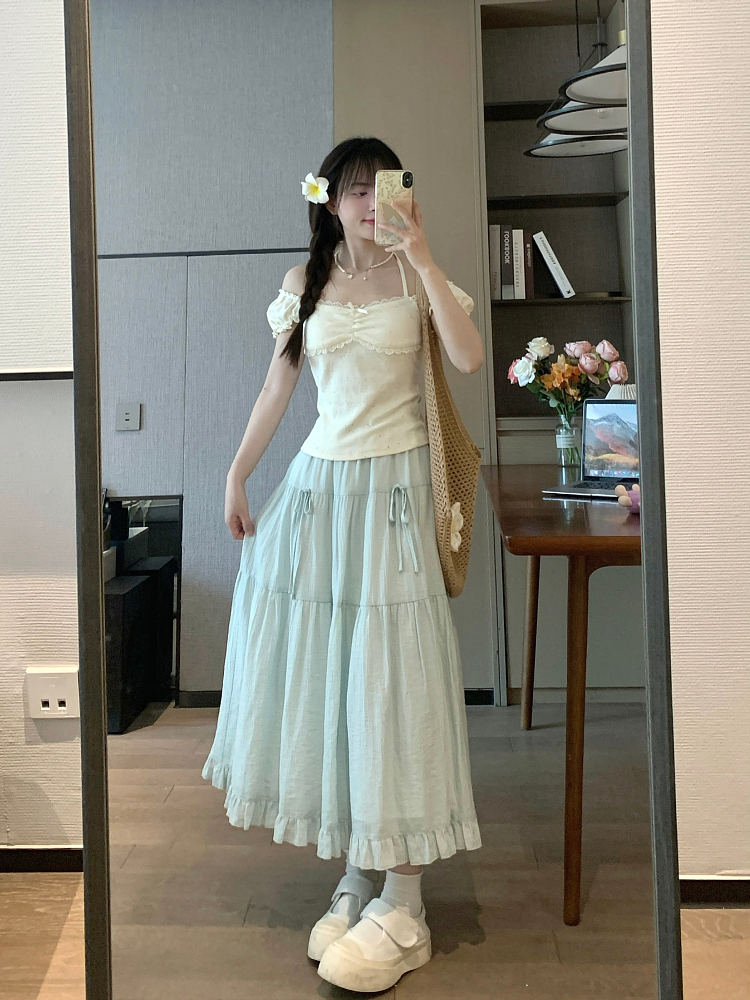 Chic Short Sleeve T-Shirt for Women, Flattering and Slimming Fit, Sweet Summer Style, Trendy Casual Top Chic Short Sleeve T-Shirt for Women, Flattering and Slimming Fit, Sweet Summer Style, Trendy Casual Top