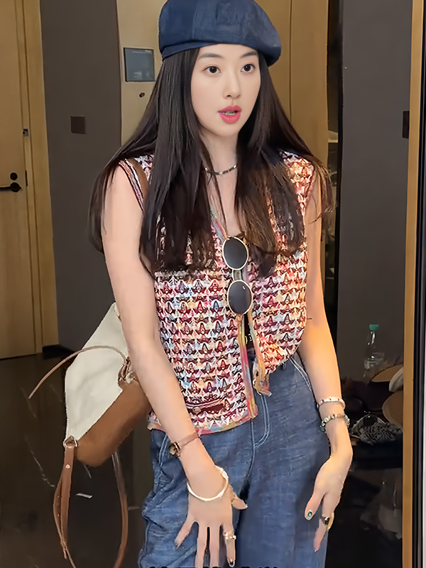 Chic Sleeveless Vest Top for Women - Summer Slimming Layering Tank, Versatile Fashion Essential Chic Sleeveless Vest Top for Women - Summer Slimming Layering Tank, Versatile Fashion Essential