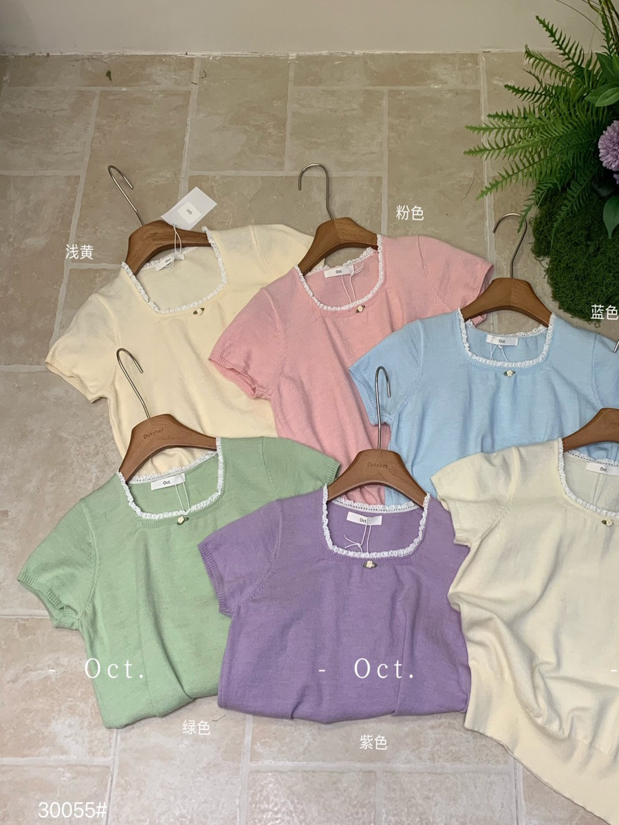 Chic Slim-Fit Short Knitted Sweater for Women - Stylish Age-Reducing Top in High-Quality Knit, Perfect for Y2K and Casual Looks Chic Slim-Fit Short Knitted Sweater for Women - Stylish Age-Reducing Top in High-Quality Knit, Perfect for Y2K and Casual Looks