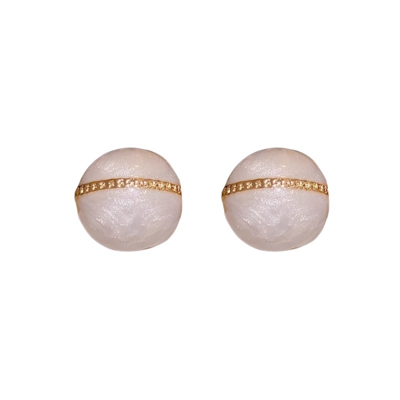 Chic Small Chanel-Style Earrings for Women, Luxury Niche Design, Elegant Parisian Fashion Accessory Chic Small Chanel-Style Earrings for Women, Luxury Niche Design, Elegant Parisian Fashion Accessory