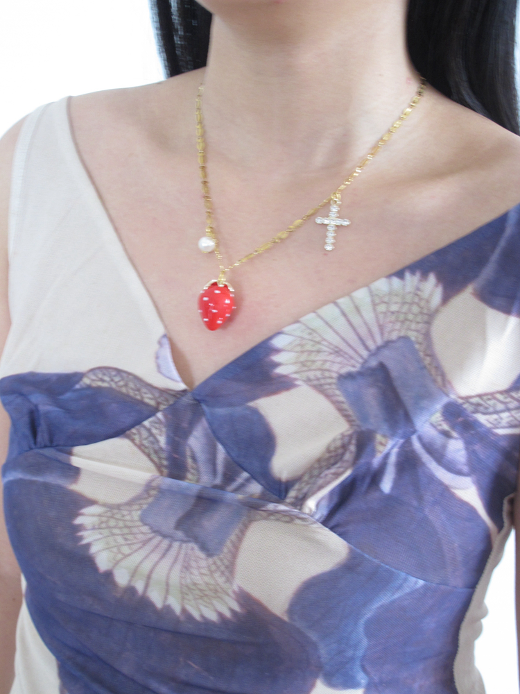 Chic Strawberry Pendant Necklace - High-End Pearl Clavicle Chain, Light Luxury Korean Style Daily Versatile Women's Jewelry Chic Strawberry Pendant Necklace - High-End Pearl Clavicle Chain, Light Luxury Korean Style Daily Versatile Women's Jewelry