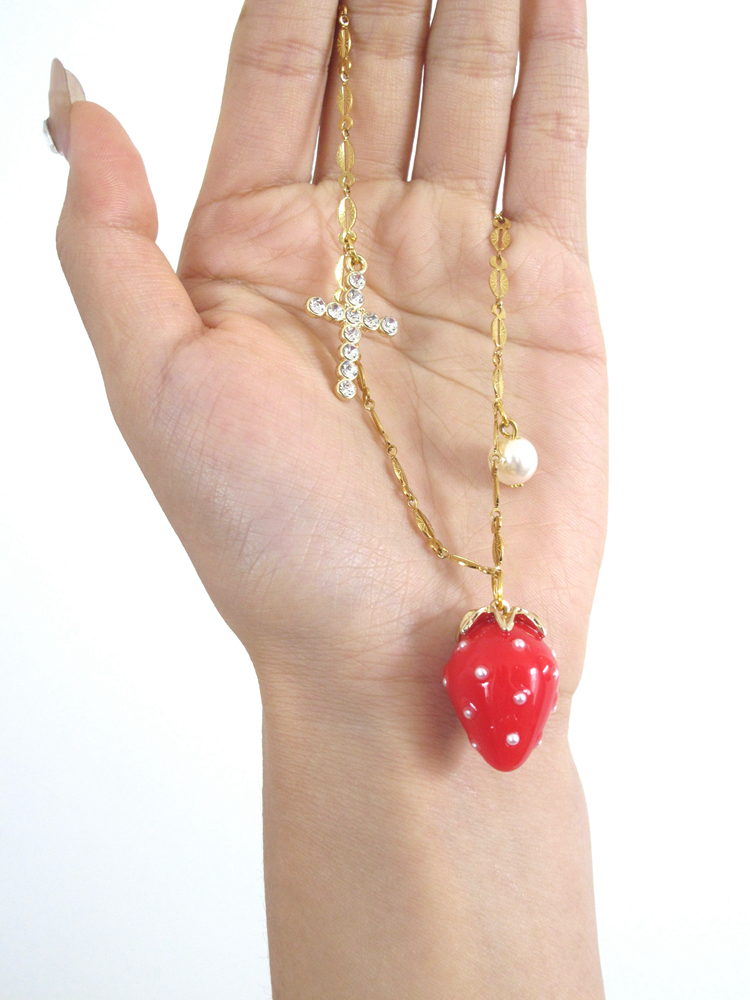 Chic Strawberry Pendant Necklace - High-End Pearl Clavicle Chain, Light Luxury Korean Style Daily Versatile Women's Jewelry Chic Strawberry Pendant Necklace - High-End Pearl Clavicle Chain, Light Luxury Korean Style Daily Versatile Women's Jewelry