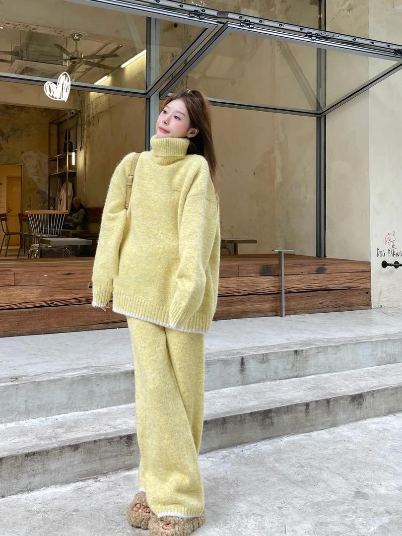 Chic Two-Piece Outfit Set for Women: Cozy Pullover Sweater & Slimming Wide-Leg Pants - Perfect for Late Autumn & Early Winter Fashion Chic Two-Piece Outfit Set for Women: Cozy Pullover Sweater & Slimming Wide-Leg Pants - Perfect for Late Autumn & Early Winter Fashion