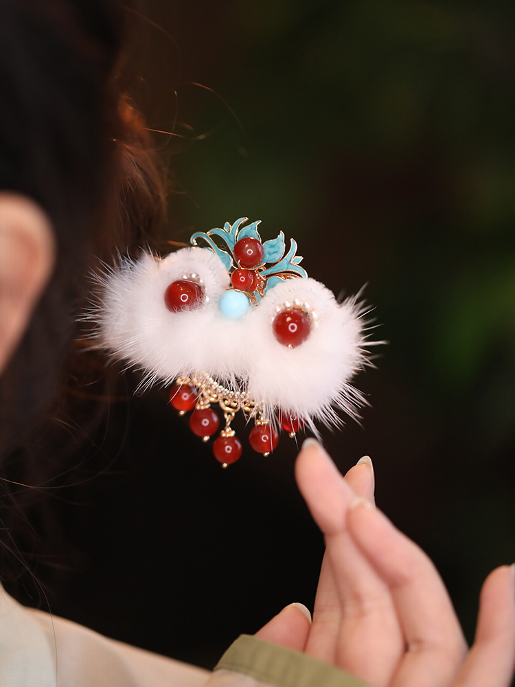 Children's U-Shaped Hairpin - Fluffy Cute Lion Design, Classical Chinese Style Hair Accessory for Festive Occasions Children's U-Shaped Hairpin - Fluffy Cute Lion Design, Classical Chinese Style Hair Accessory for Festive Occasions