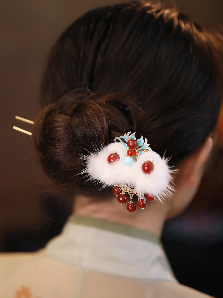 Children's U-Shaped Hairpin - Fluffy Cute Lion Design, Classical Chinese Style Hair Accessory for Festive Occasions Children's U-Shaped Hairpin - Fluffy Cute Lion Design, Classical Chinese Style Hair Accessory for Festive Occasions