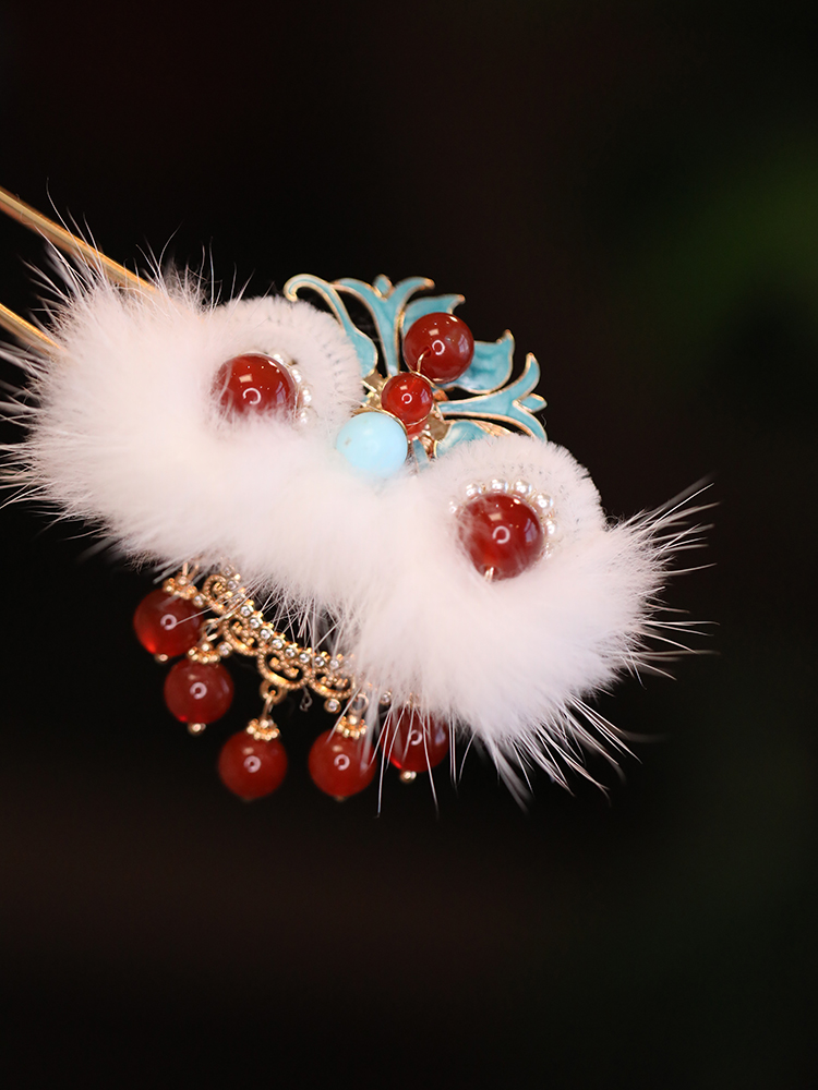 Children's U-Shaped Hairpin - Fluffy Cute Lion Design, Classical Chinese Style Hair Accessory for Festive Occasions Children's U-Shaped Hairpin - Fluffy Cute Lion Design, Classical Chinese Style Hair Accessory for Festive Occasions