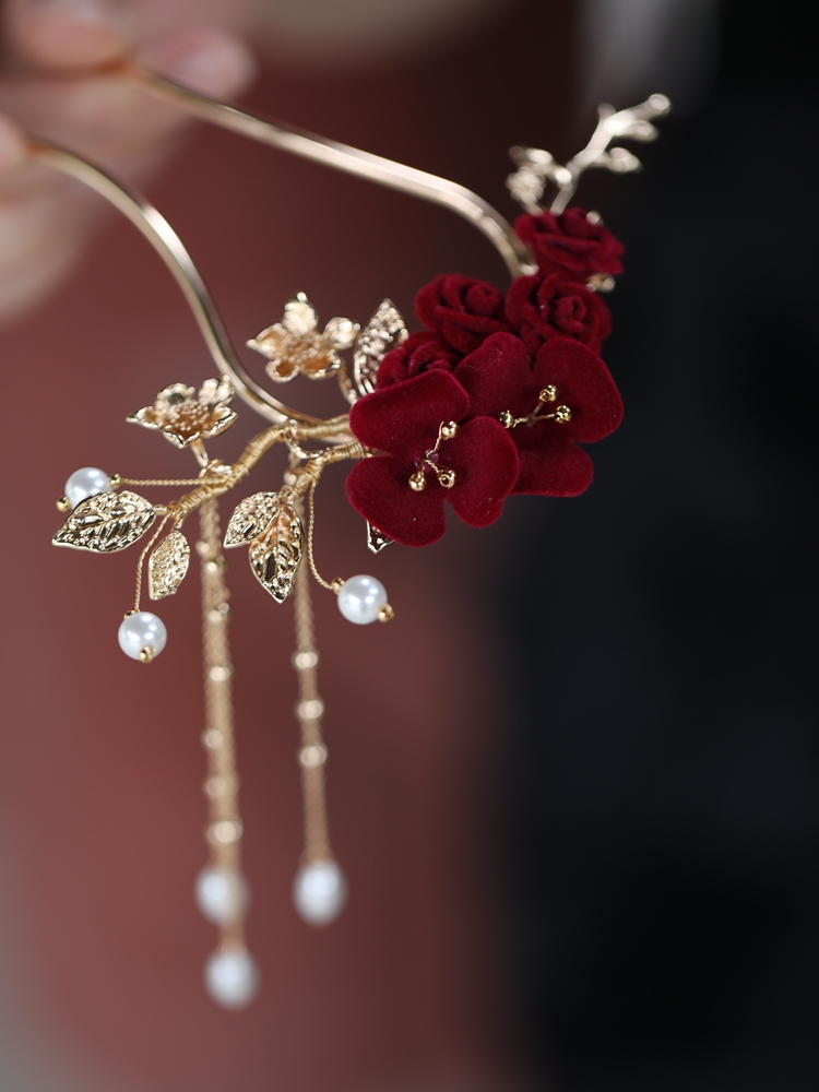 Chinese Classical Bride's U-Shaped Hairpin with Xiuhua Design - Red Toasting Dress Hair Accessory for Mother of the Bride