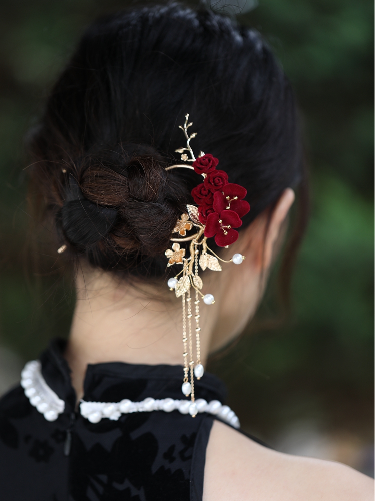 Chinese Classical Bride's U-Shaped Hairpin with Xiuhua Design - Red Toasting Dress Hair Accessory for Mother of the Bride Chinese Classical Bride's U-Shaped Hairpin with Xiuhua Design - Red Toasting Dress Hair Accessory for Mother of the Bride