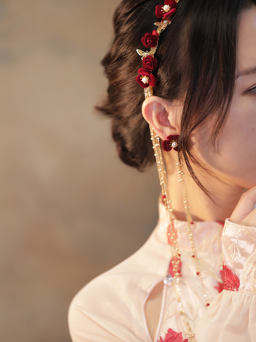 Chinese Classical Long Tassel Wedding Headdress - Red Hairband for Hanfu, Ancient Style Fairy-Like Hair Accessory Chinese Classical Long Tassel Wedding Headdress - Red Hairband for Hanfu, Ancient Style Fairy-Like Hair Accessory