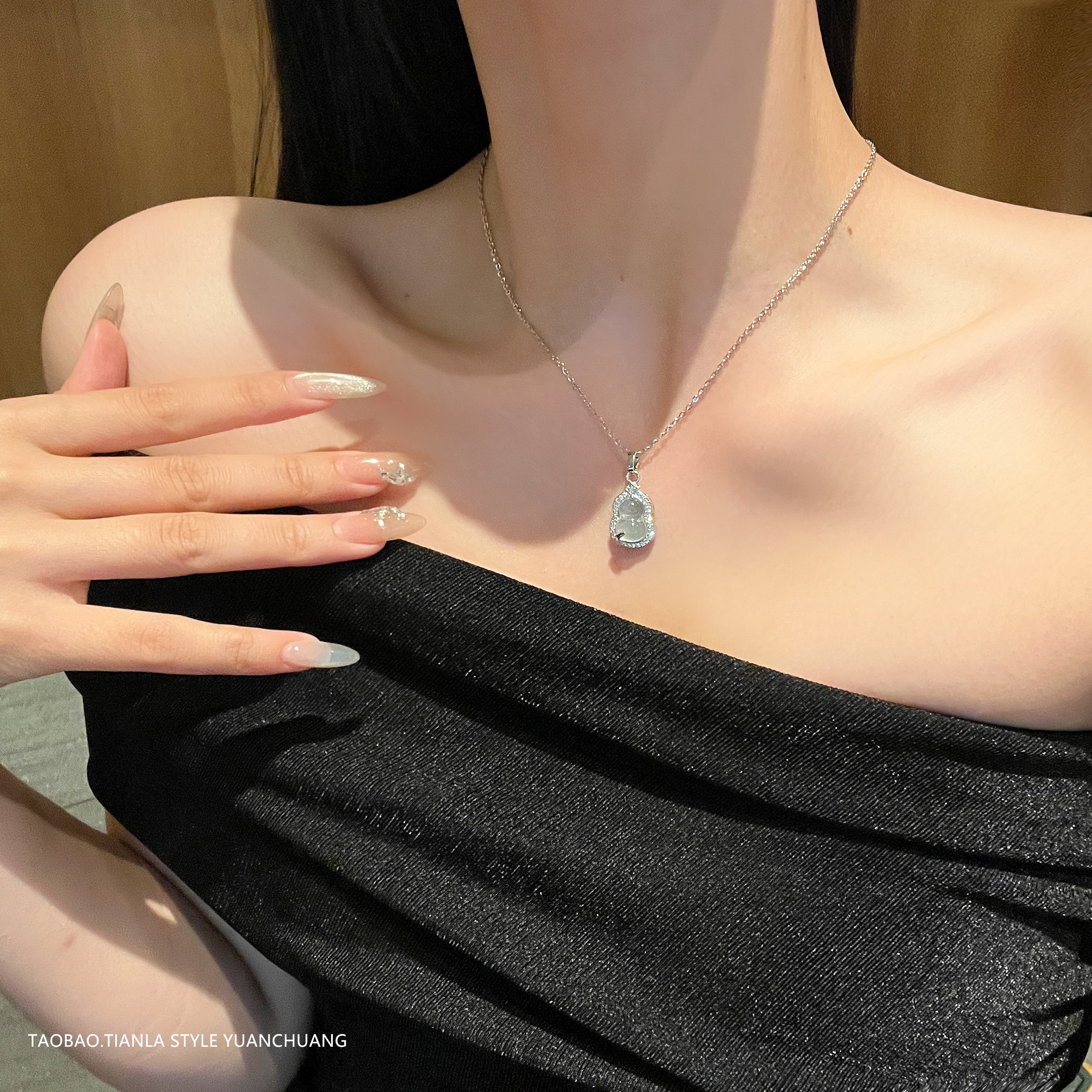 Chinese-Style Bamboo Leaf Jade Gourd Necklace for Women, Light Luxury Clavicle Chain, National Style Ancient Accessory