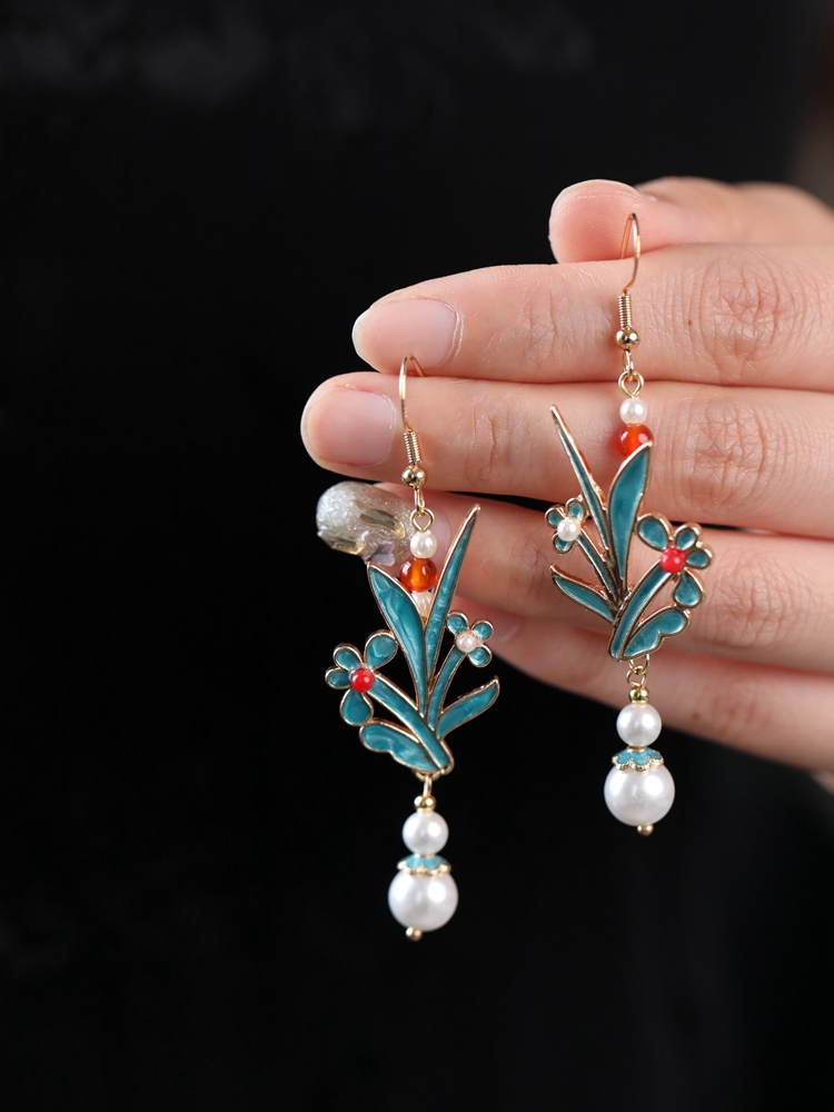 Chinese-Style Blue Enamel Horse-Face Earrings for Weddings, Classic Hanfu Accessories, Qipao Pendant Design Chinese-Style Blue Enamel Horse-Face Earrings for Weddings, Classic Hanfu Accessories, Qipao Pendant Design