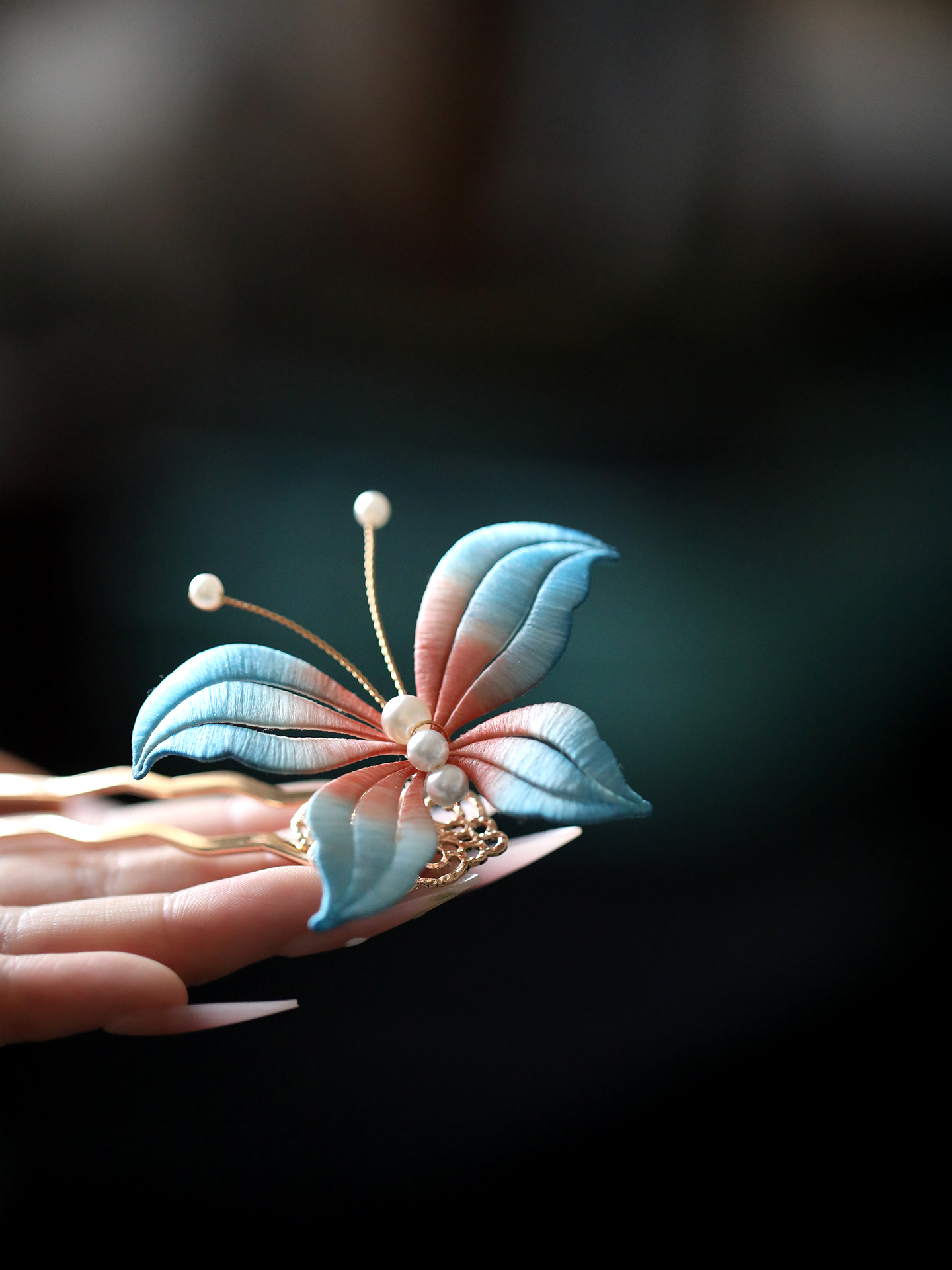 Chinese-Style Butterfly Flower Hairpin for Cheongsam, Super Fairy Side Bun Clip, Ancient National Wind Accessory for Girls Chinese-Style Butterfly Flower Hairpin for Cheongsam, Super Fairy Side Bun Clip, Ancient National Wind Accessory for Girls