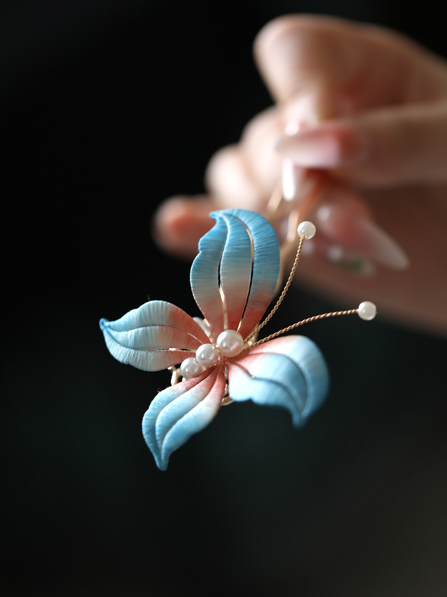 Chinese-Style Butterfly Flower Hairpin for Cheongsam, Super Fairy Side Bun Clip, Ancient National Wind Accessory for Girls Chinese-Style Butterfly Flower Hairpin for Cheongsam, Super Fairy Side Bun Clip, Ancient National Wind Accessory for Girls
