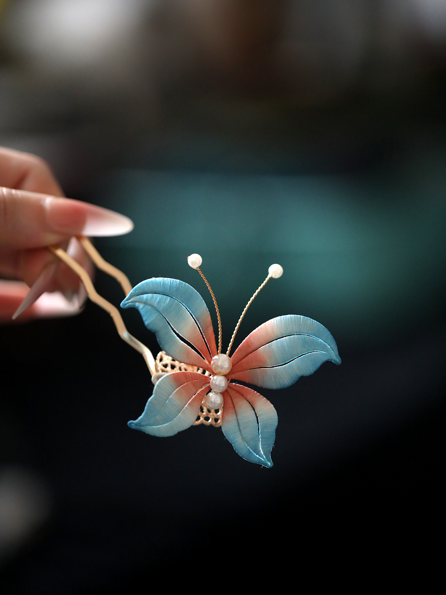 Chinese-Style Butterfly Flower Hairpin for Cheongsam, Super Fairy Side Bun Clip, Ancient National Wind Accessory for Girls Chinese-Style Butterfly Flower Hairpin for Cheongsam, Super Fairy Side Bun Clip, Ancient National Wind Accessory for Girls