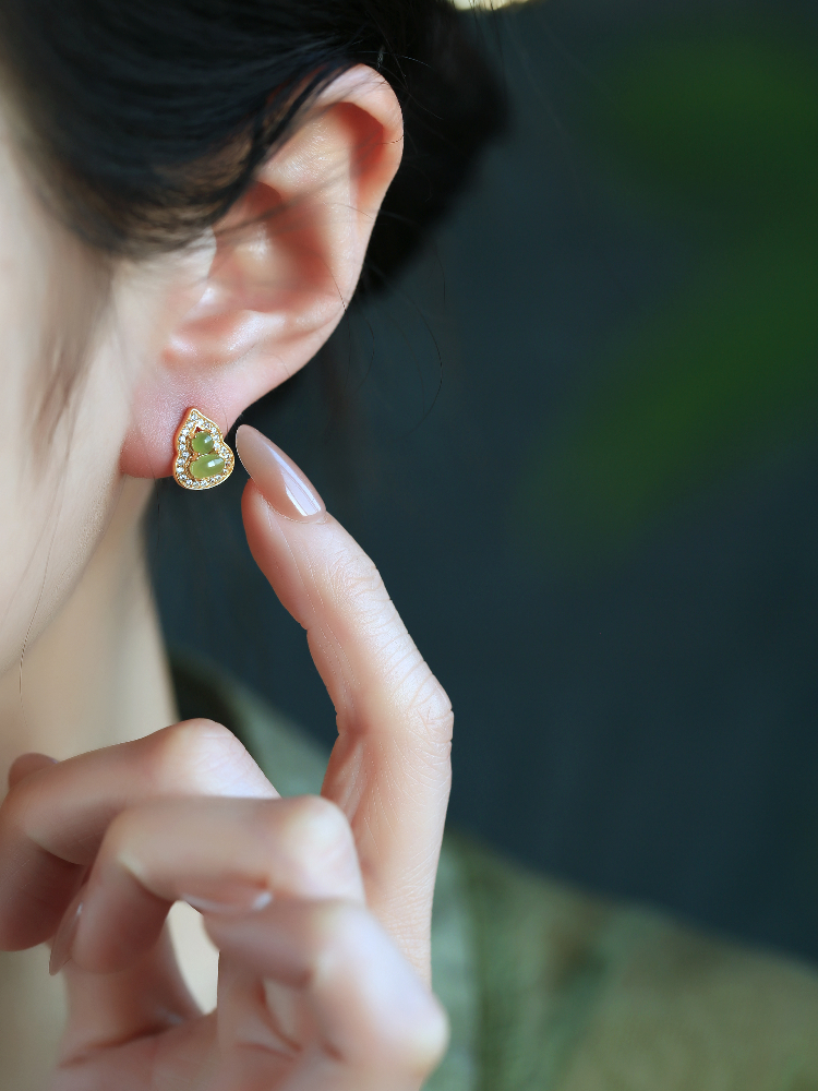 Chinese Style Hetian Jade Pure Silver Gourd Stud Earrings for Women, Elegant Natural Jade Light Luxury Accessories