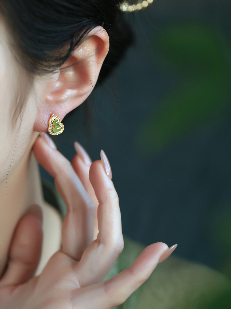 Chinese Style Hetian Jade Pure Silver Gourd Stud Earrings for Women, Elegant Natural Jade Light Luxury Accessories Chinese Style Hetian Jade Pure Silver Gourd Stud Earrings for Women, Elegant Natural Jade Light Luxury Accessories