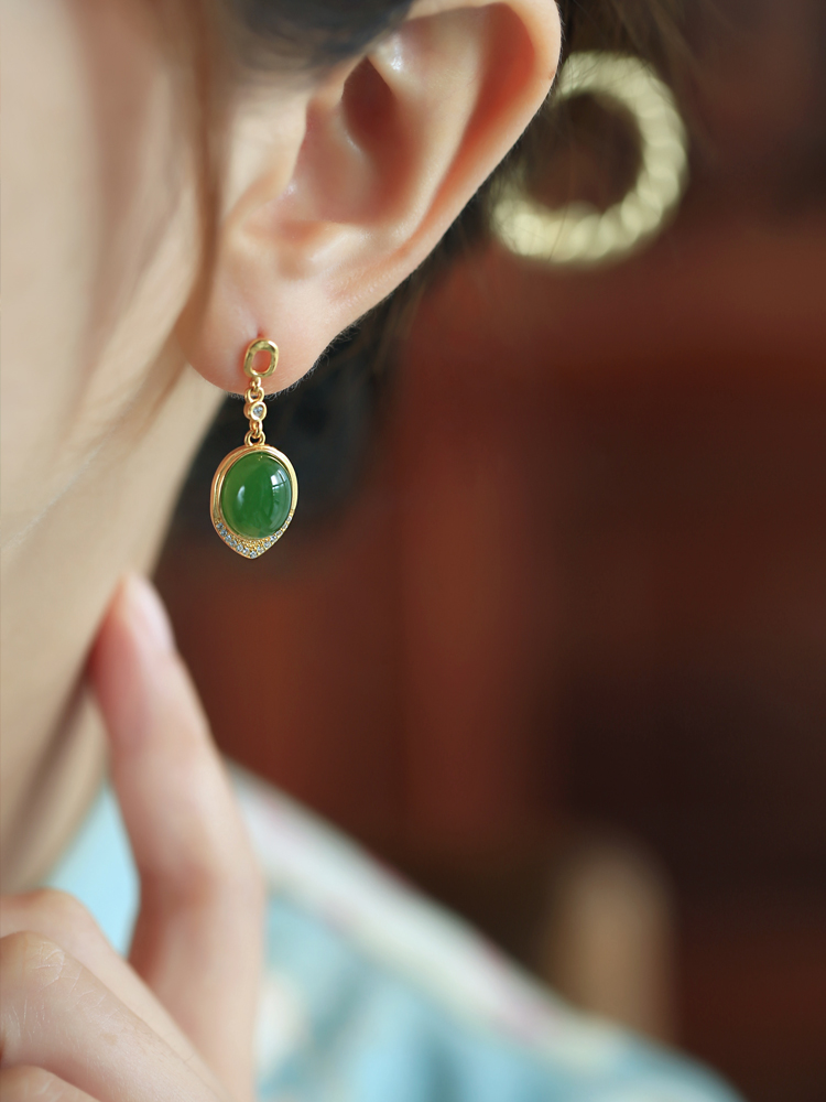 Chinese Style Jade Green Water Drop Earrings - 18K Gold-Plated Silver, High-End Light Luxury Drop Earrings for Women Chinese Style Jade Green Water Drop Earrings - 18K Gold-Plated Silver, High-End Light Luxury Drop Earrings for Women