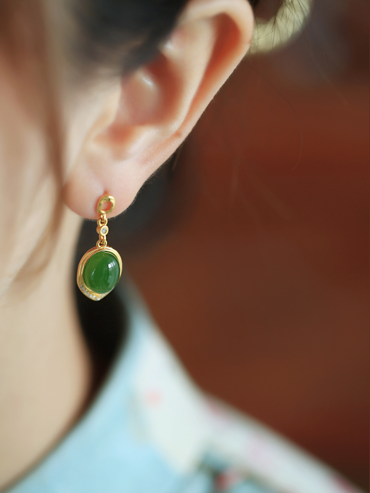 Chinese Style Jade Green Water Drop Earrings - 18K Gold-Plated Silver, High-End Light Luxury Drop Earrings for Women Chinese Style Jade Green Water Drop Earrings - 18K Gold-Plated Silver, High-End Light Luxury Drop Earrings for Women