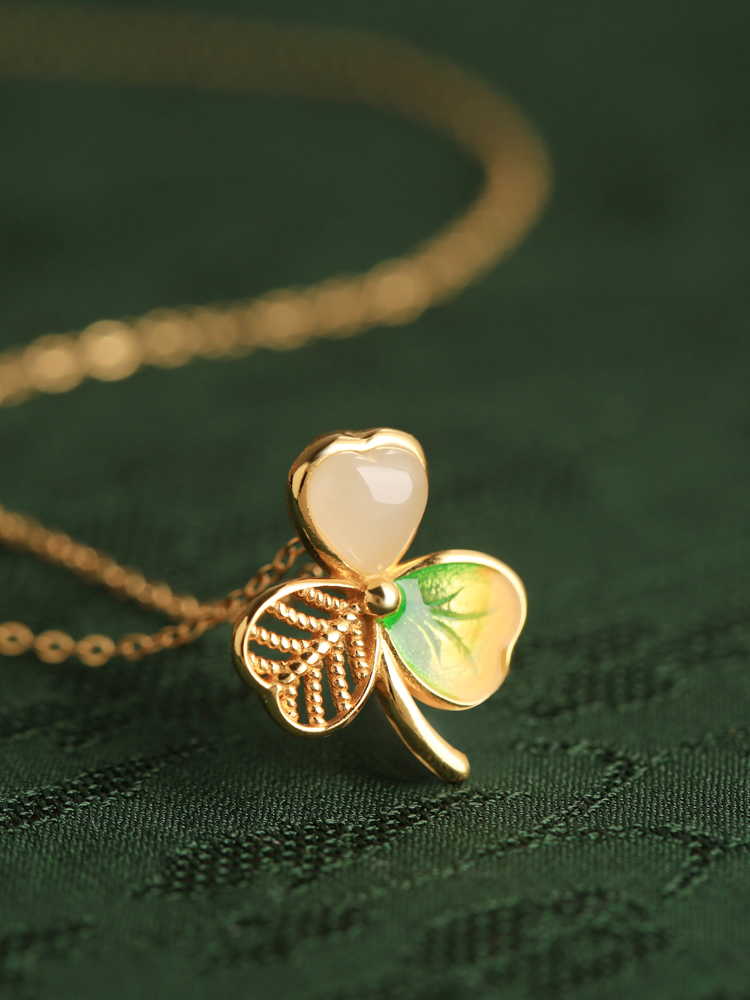 Chinese Style Light Luxury Three-Leaf Clover Pendant Necklace with Jade and Enamel, Gold-Inlaid Clavicle Chain for Women Chinese Style Light Luxury Three-Leaf Clover Pendant Necklace with Jade and Enamel, Gold-Inlaid Clavicle Chain for Women