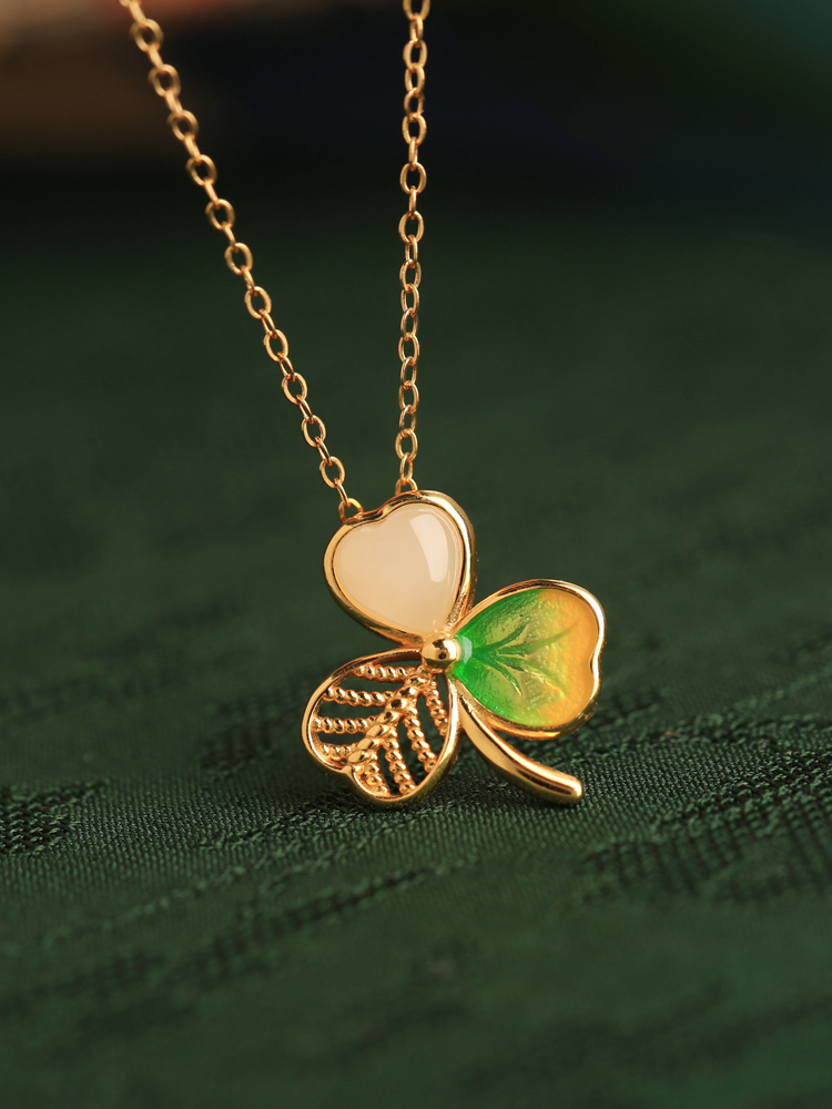 Chinese Style Light Luxury Three-Leaf Clover Pendant Necklace with Jade and Enamel, Gold-Inlaid Clavicle Chain for Women Chinese Style Light Luxury Three-Leaf Clover Pendant Necklace with Jade and Enamel, Gold-Inlaid Clavicle Chain for Women
