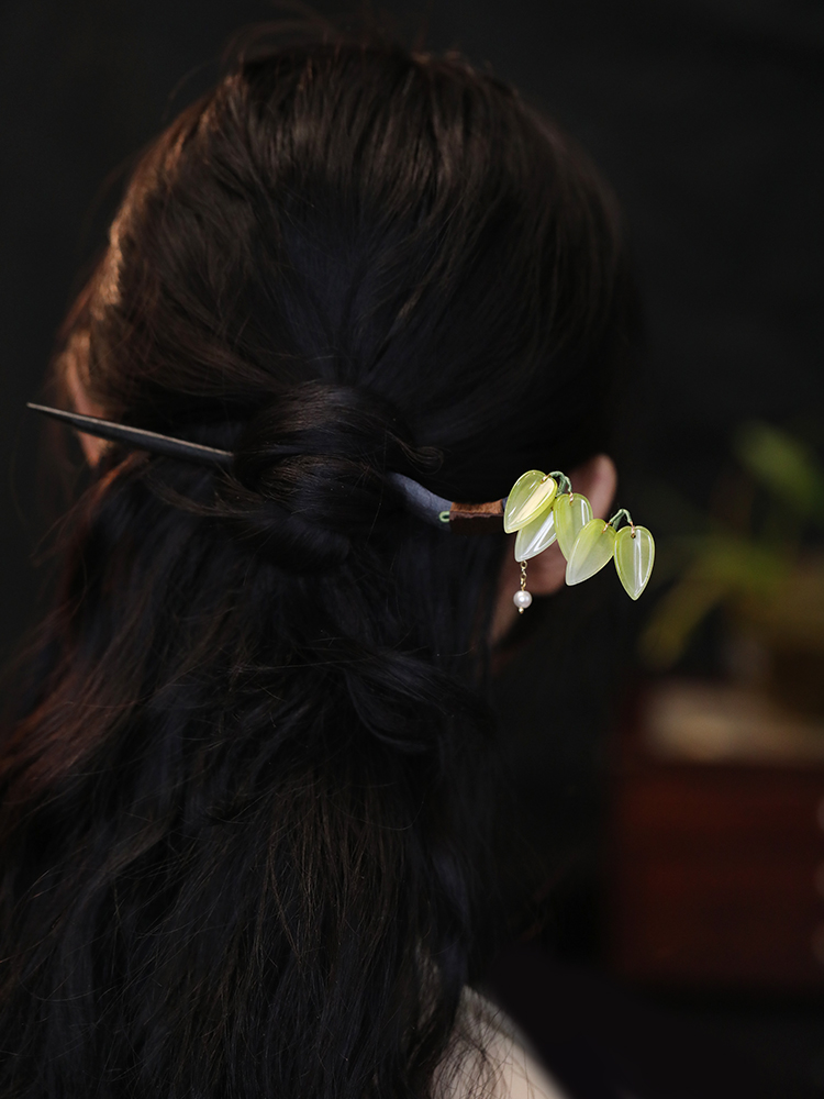 Chinese-Style Minimalist Bamboo Leaf Hairpin for Qipao & Hanfu - Versatile Ancient Design Hair Accessory
