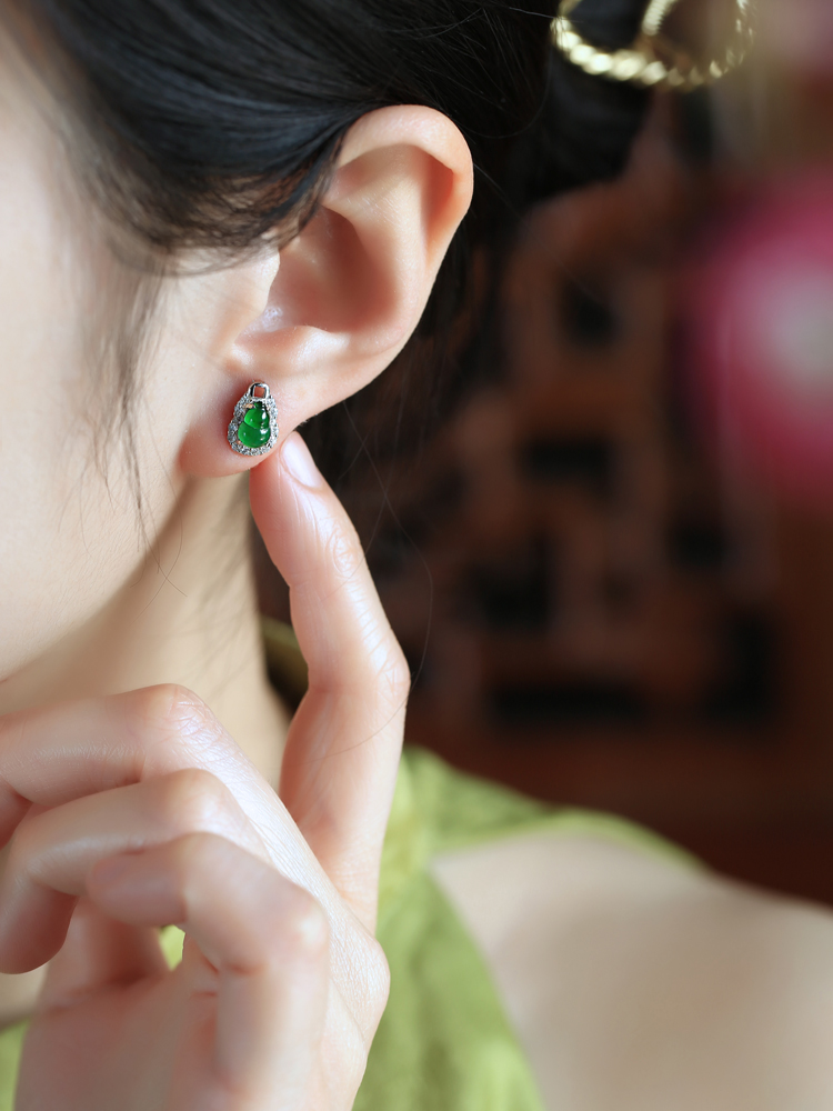 Chinese Style Natural Jade Gourd Earrings in Yang Green with Pure Silver - Elegant National Wind Gemstone Accessories for Women