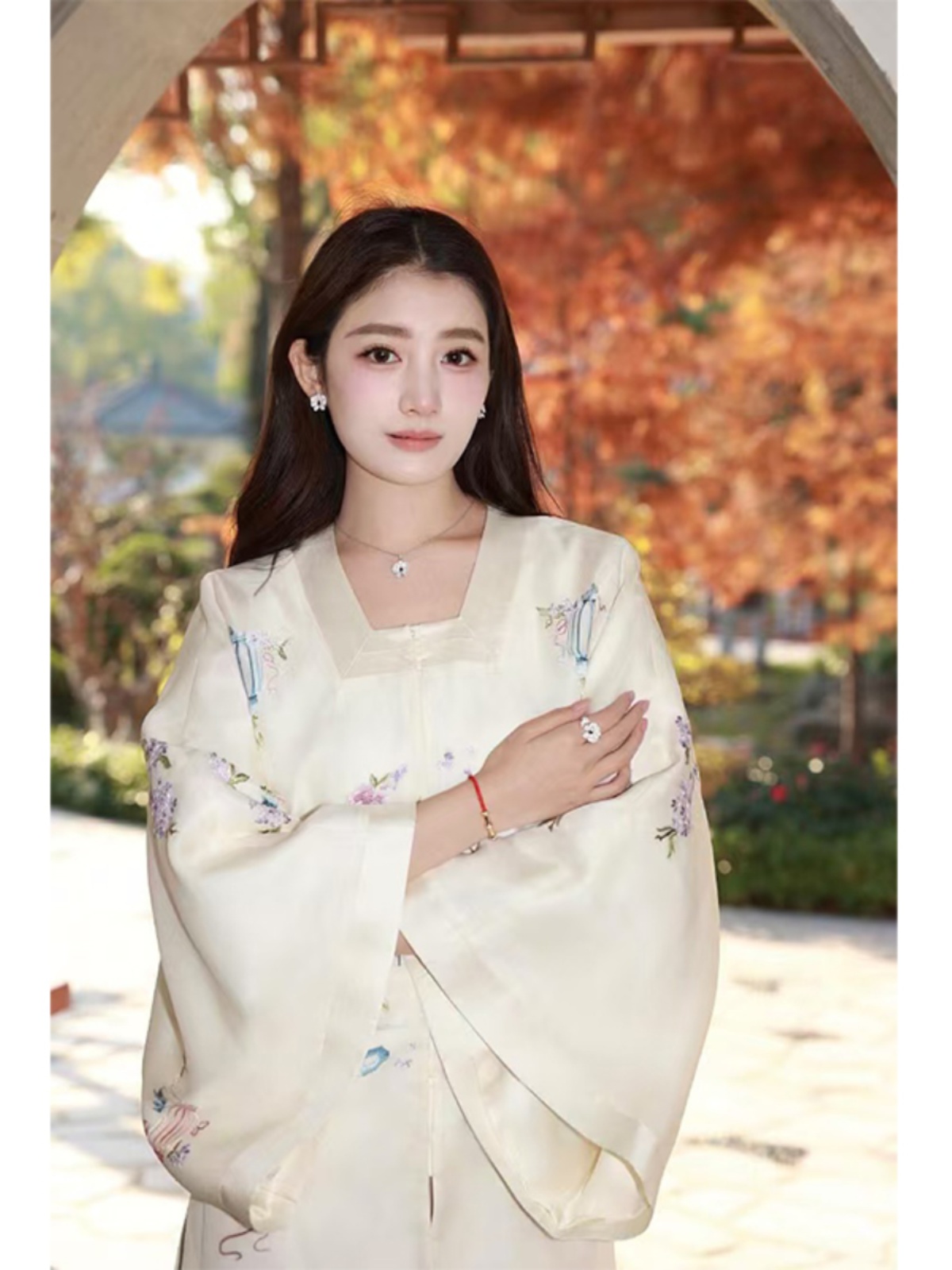 Chinese-Style Printed Jacket for Women - Unique Age-Reducing Design, White National Wind Shirt, Trendy Fashion Top Chinese-Style Printed Jacket for Women - Unique Age-Reducing Design, White National Wind Shirt, Trendy Fashion Top