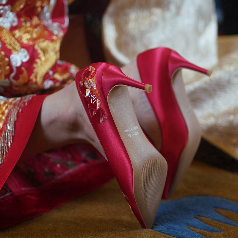 Chinese Style Red Satin Embroidered High Heels - Comfortable Dual-Purpose Wedding Shoes for Brides - Vintage Xiuhe Design Chinese Style Red Satin Embroidered High Heels - Comfortable Dual-Purpose Wedding Shoes for Brides - Vintage Xiuhe Design