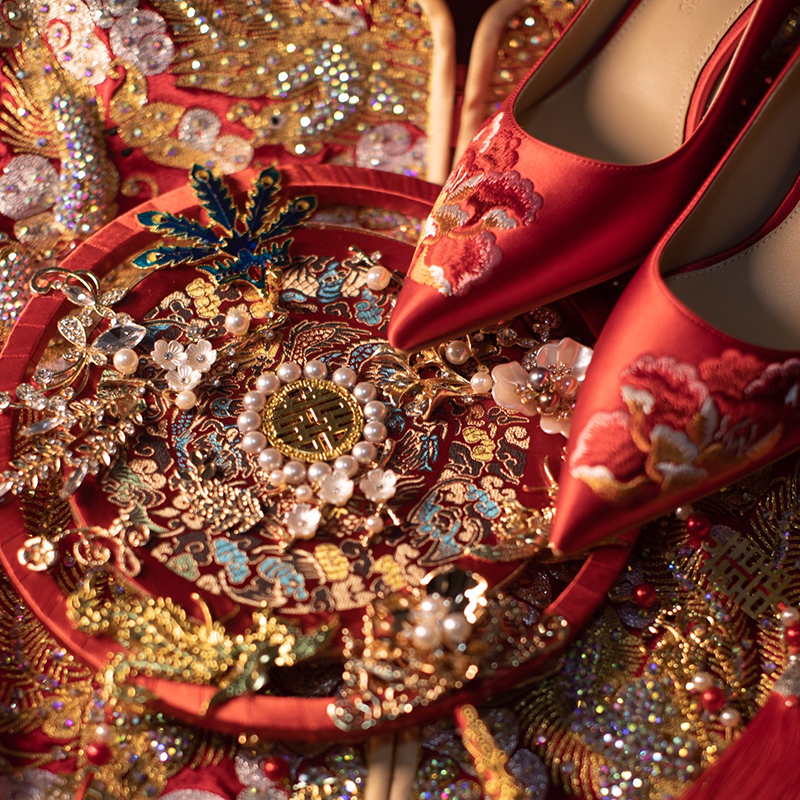 Chinese Style Red Satin Embroidered High Heels - Comfortable Dual-Purpose Wedding Shoes for Brides - Vintage Xiuhe Design Chinese Style Red Satin Embroidered High Heels - Comfortable Dual-Purpose Wedding Shoes for Brides - Vintage Xiuhe Design
