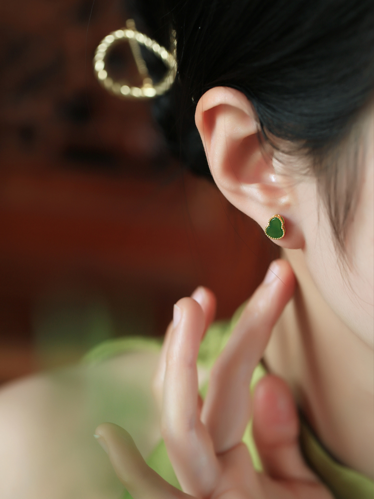Chinese Style Silver Gourd Earrings with Raw Jade and Jadeite Stones - Elegant Green Stone Jewelry for Women Chinese Style Silver Gourd Earrings with Raw Jade and Jadeite Stones - Elegant Green Stone Jewelry for Women