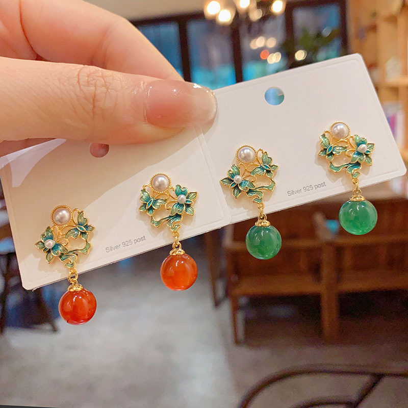 Chinese-Style Traditional Dripping Oil Butterfly Stud Earrings for Women - Elegant Palace Style Drop Earrings, High-End Ear Accessories Chinese-Style Traditional Dripping Oil Butterfly Stud Earrings for Women - Elegant Palace Style Drop Earrings, High-End Ear Accessories