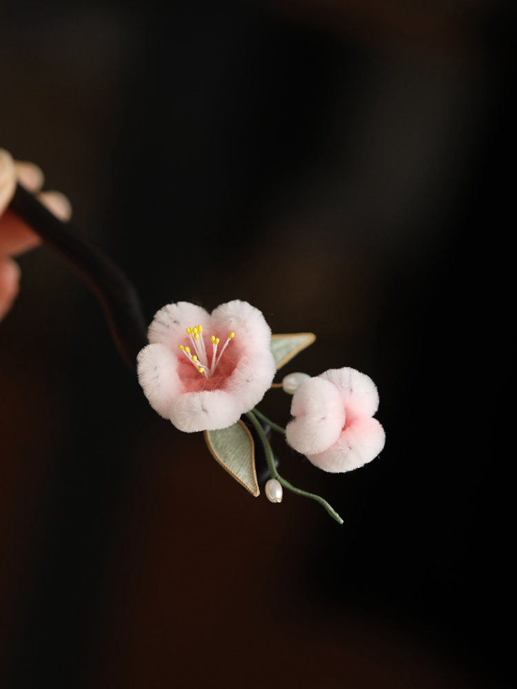 Chinese-Style Velvet Flower Hairpin in Powder Pink for Girls - Ancient Hanfu Updo Accessory, Black Sandalwood Detail, Autumn Winter Fashion Chinese-Style Velvet Flower Hairpin in Powder Pink for Girls - Ancient Hanfu Updo Accessory, Black Sandalwood Detail, Autumn Winter Fashion