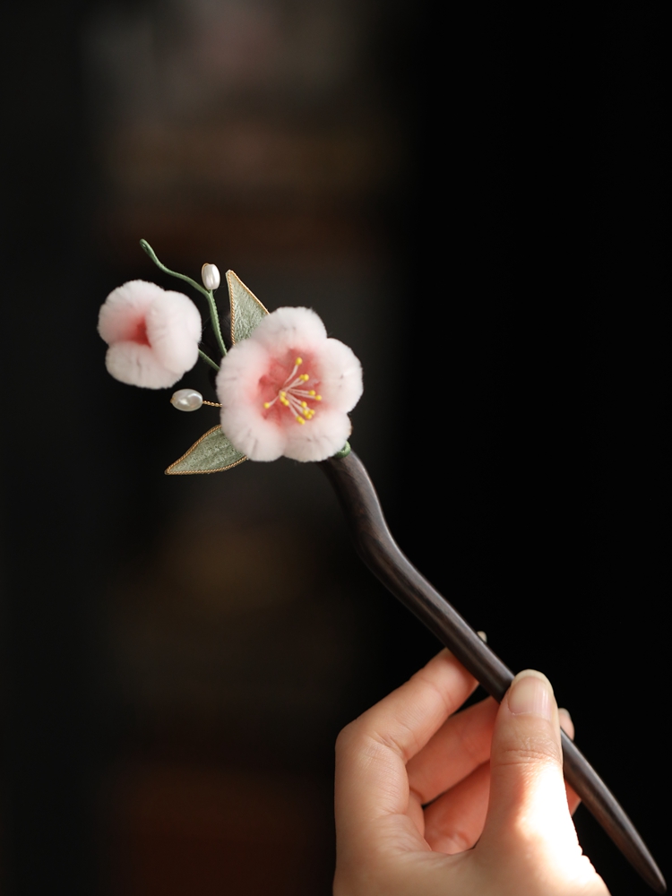Chinese-Style Velvet Flower Hairpin in Powder Pink for Girls - Ancient Hanfu Updo Accessory, Black Sandalwood Detail, Autumn Winter Fashion Chinese-Style Velvet Flower Hairpin in Powder Pink for Girls - Ancient Hanfu Updo Accessory, Black Sandalwood Detail, Autumn Winter Fashion
