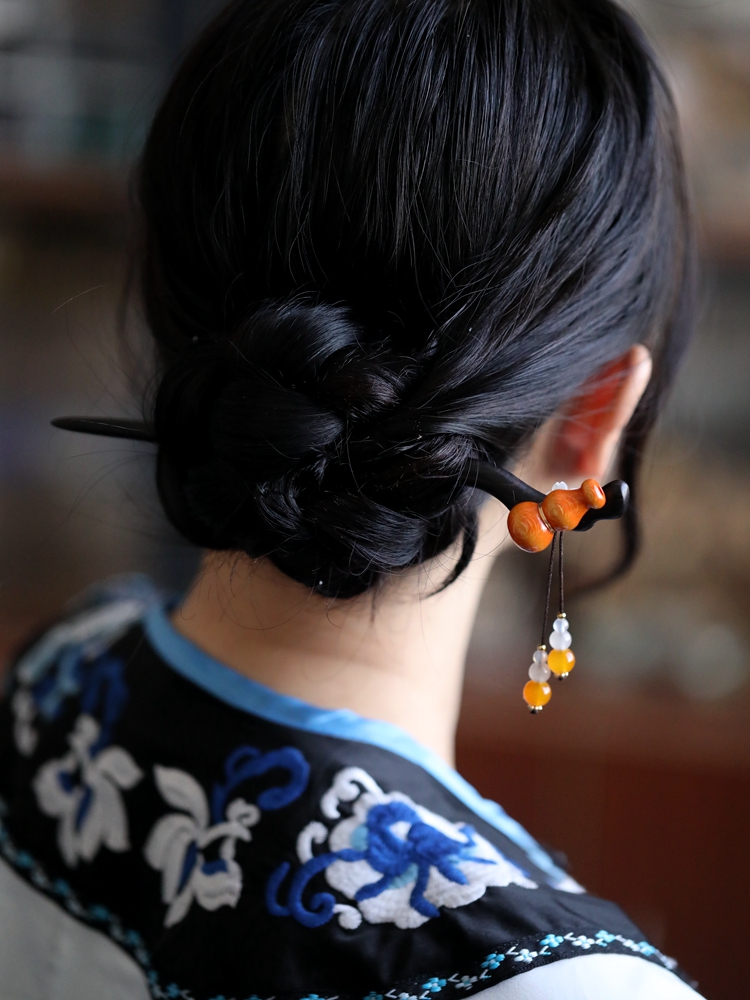 Chinese Style Wooden Hairpin with Gourd Tassel for Girls - Ancient Qipao Updo Accessory, Simple Daily Hanfu Decoration Chinese Style Wooden Hairpin with Gourd Tassel for Girls - Ancient Qipao Updo Accessory, Simple Daily Hanfu Decoration