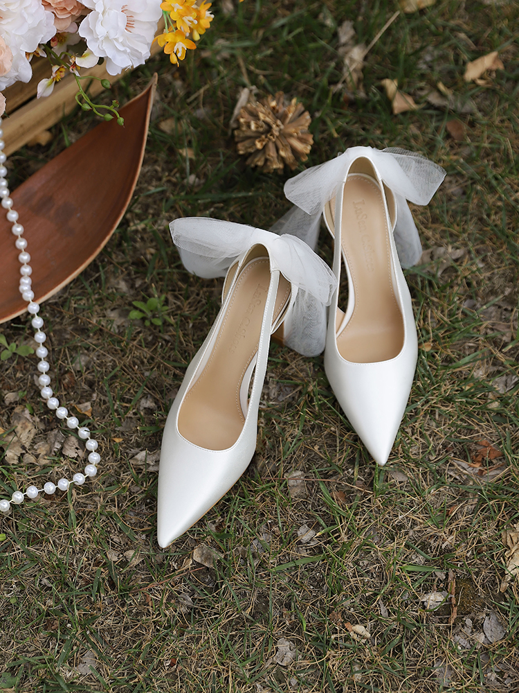 Chunky Heel Bridal Gown Wedding Shoes in French Satin with Bow Design - Comfortable High-End Style for Everyday Wear Chunky Heel Bridal Gown Wedding Shoes in French Satin with Bow Design - Comfortable High-End Style for Everyday Wear