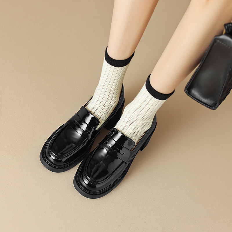 Chunky Heel British Style Thick-Soled Leather Loafers for Women, Mid-Heel Patent Flats in Size 40-43, Trendy Fashion Footwear Chunky Heel British Style Thick-Soled Leather Loafers for Women, Mid-Heel Patent Flats in Size 40-43, Trendy Fashion Footwear