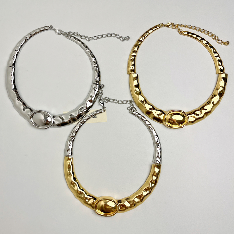 Chunky Metal Chain Collar Necklace for Women - Vintage Irregular Design, European and American Heavy Industry Style, Autumn Winter 2025 Chunky Metal Chain Collar Necklace for Women - Vintage Irregular Design, European and American Heavy Industry Style, Autumn Winter 2025