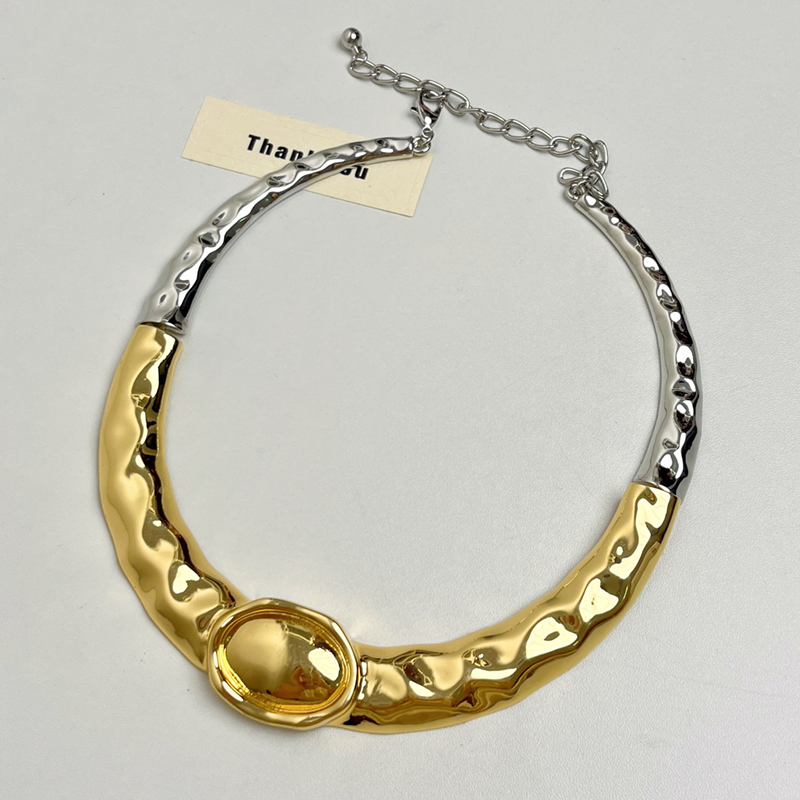 Chunky Metal Chain Collar Necklace for Women - Vintage Irregular Design, European and American Heavy Industry Style, Autumn Winter 2025 Chunky Metal Chain Collar Necklace for Women - Vintage Irregular Design, European and American Heavy Industry Style, Autumn Winter 2025