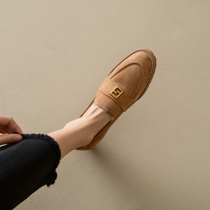 Classic Black Sheepskin Flat Loafers for Women - Square Toe Deep Mouth Design, Perfect for Autumn and Winter Wear Classic Black Sheepskin Flat Loafers for Women - Square Toe Deep Mouth Design, Perfect for Autumn and Winter Wear