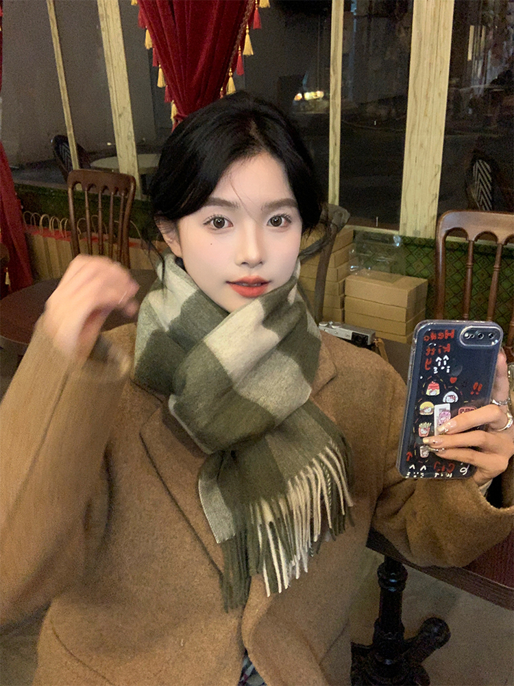 Classic Plaid Color-Blocking Warm Scarf - Versatile High-End Neck Gaiter for Autumn and Winter in Korean Style Classic Plaid Color-Blocking Warm Scarf - Versatile High-End Neck Gaiter for Autumn and Winter in Korean Style